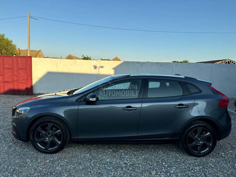 Volvo V40 1.6d cross country