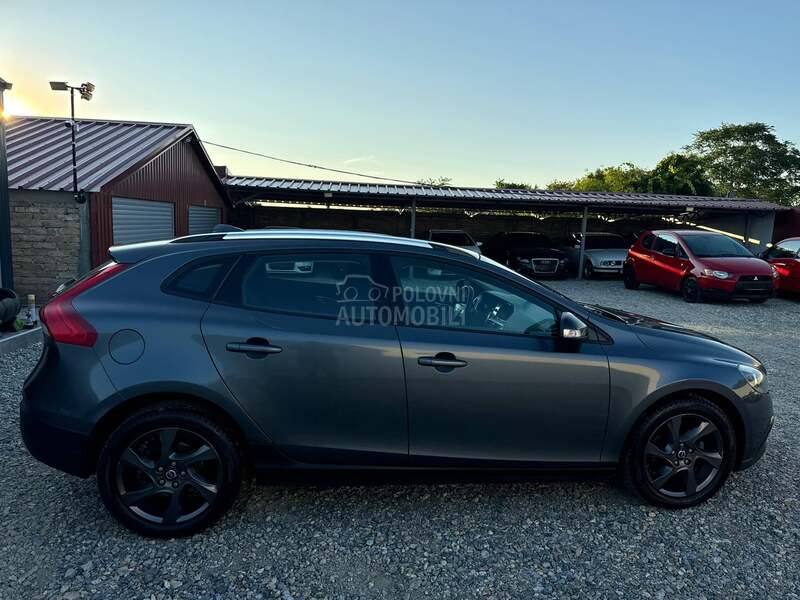 Volvo V40 1.6d cross country