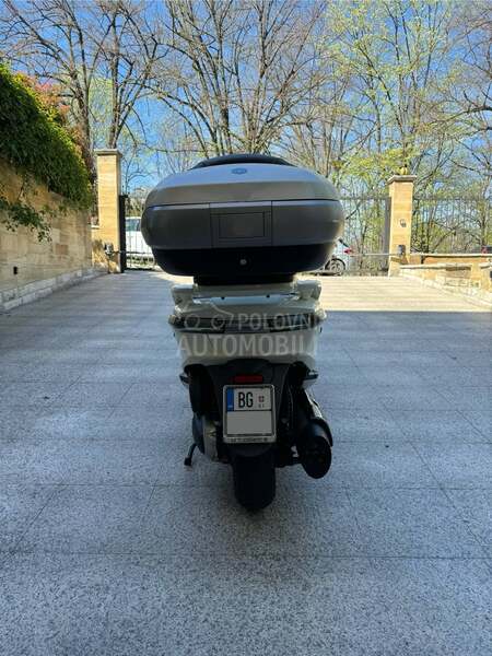 Piaggio X10