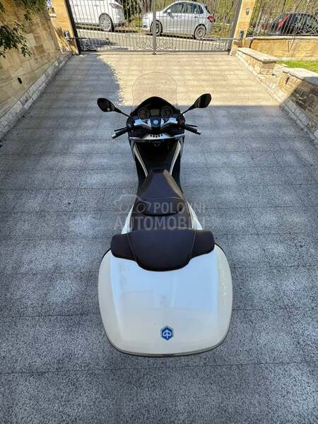 Piaggio X10