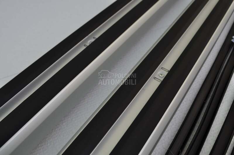 Thule SlideBar 893 sipke 162 cm