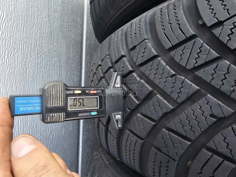 Hankook 205/60 R16 Zimska