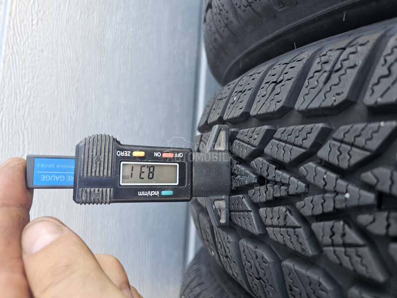 Dunlop 165/65 R15 Zimska