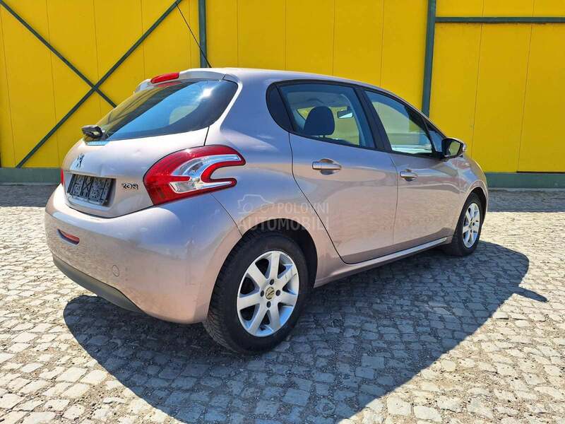 Peugeot 208 ZA TRG.OVCE/T.OP CEN