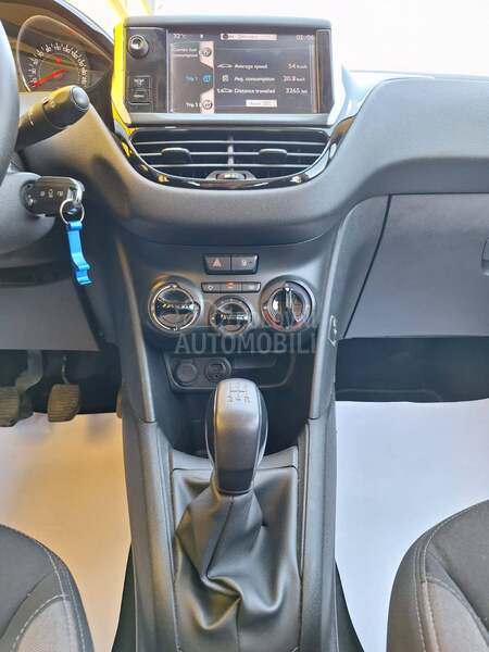 Peugeot 208 ZA TRG.OVCE/T.OP CEN