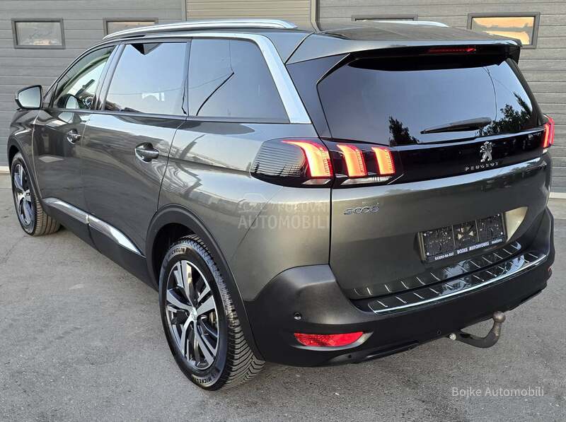 Peugeot 5008 1.5HDI ALLURE