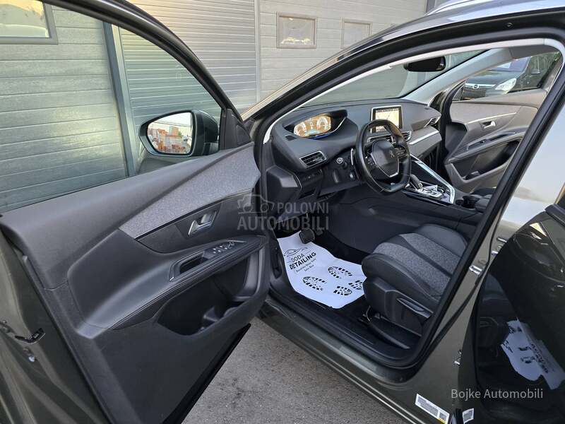Peugeot 5008 1.5HDI ALLURE
