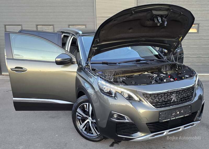 Peugeot 5008 1.5HDI ALLURE