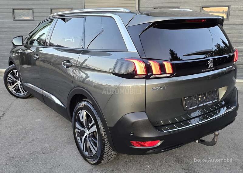 Peugeot 5008 1.5HDI ALLURE