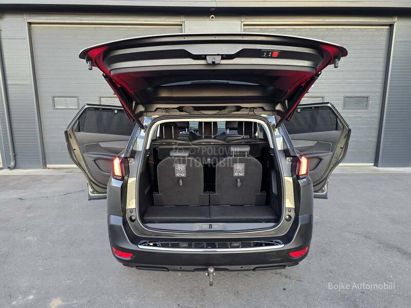 Peugeot 5008 1.5HDI ALLURE