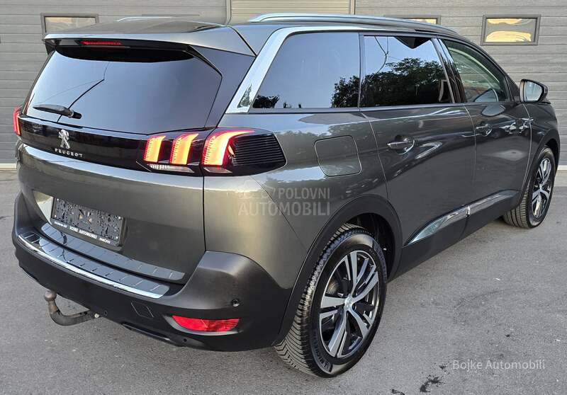 Peugeot 5008 1.5HDI ALLURE