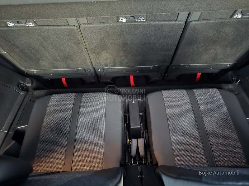 Peugeot 5008 1.5HDI ALLURE