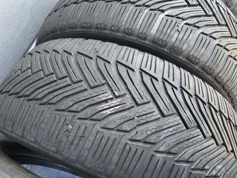 Michelin 215/55 R17 Zimska