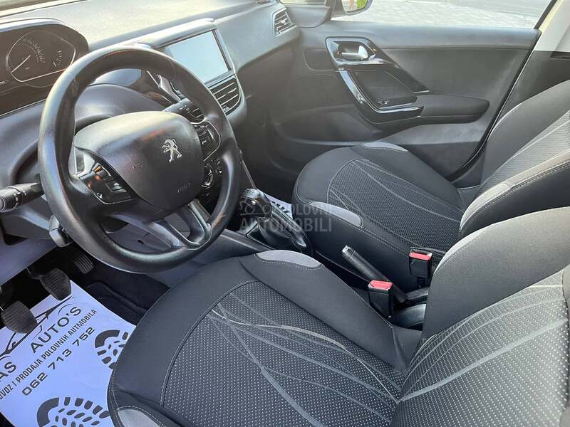 Peugeot 208 1.6HDI N A V I