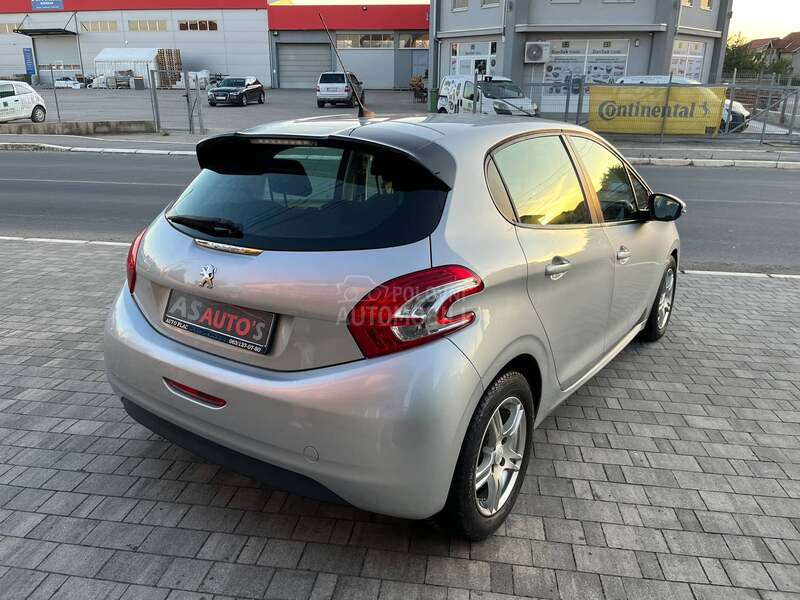 Peugeot 208 1.6HDI N A V I