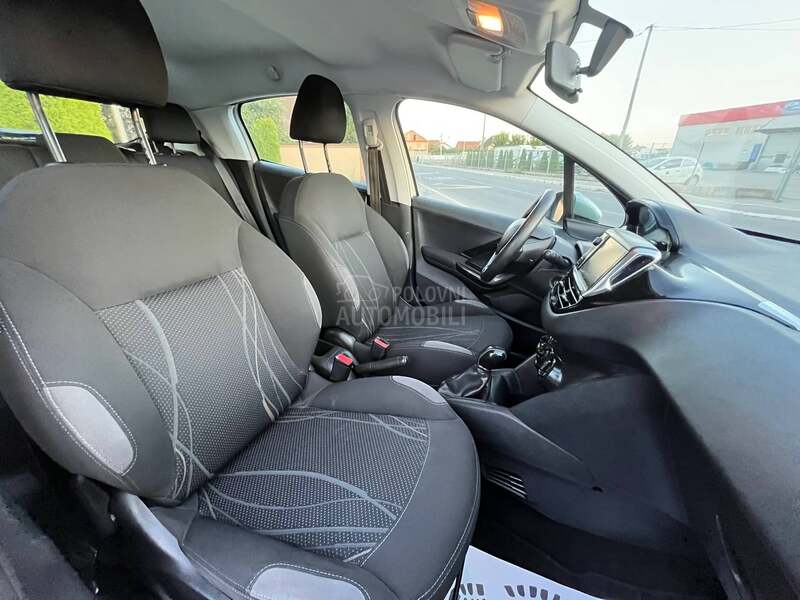 Peugeot 208 1.6HDI N A V I