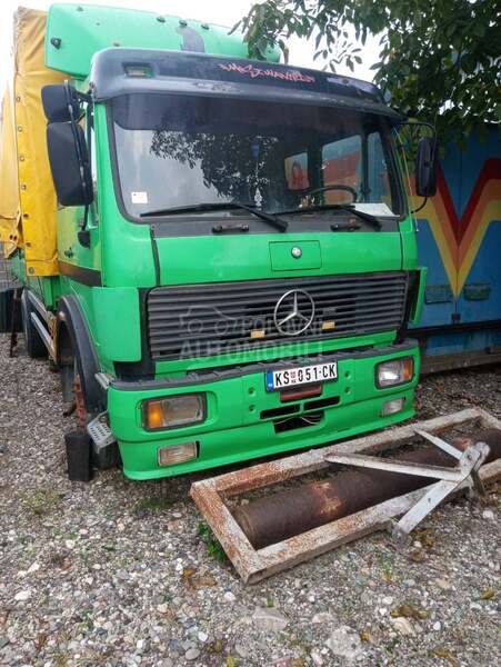 Mercedes Benz 1222