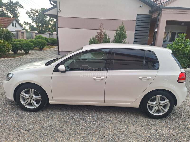 Volkswagen Golf 6 1.6 TDI BLUEMOTION