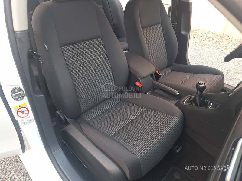 Volkswagen Golf 6 1.6 TDI BLUEMOTION