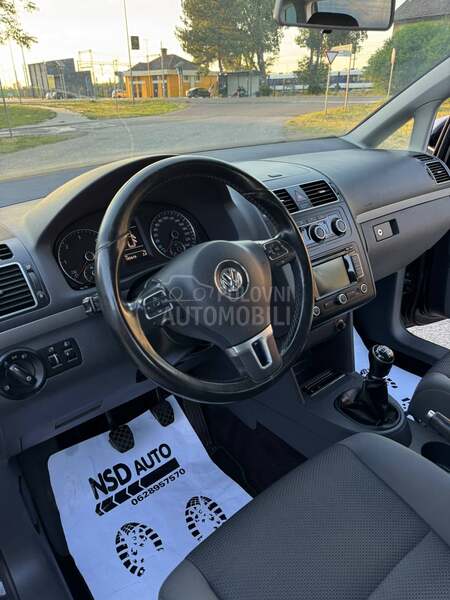 Volkswagen Touran 1.6TDI/F-ULL/0DLIČAN