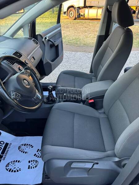 Volkswagen Touran 1.6TDI/F-ULL/0DLIČAN
