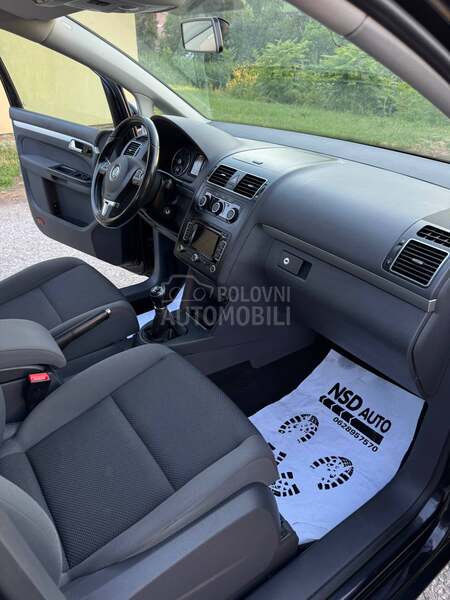 Volkswagen Touran 1.6TDI/F-ULL/0DLIČAN
