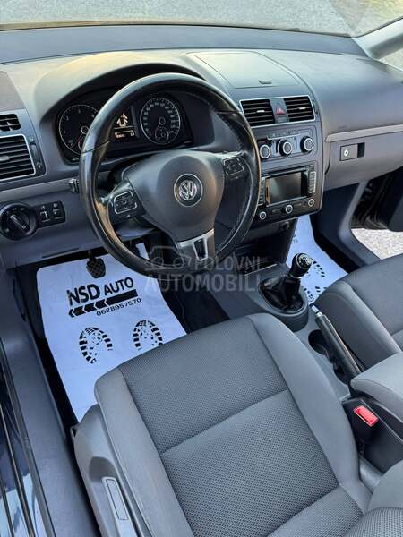 Volkswagen Touran 1.6TDI/F-ULL/0DLIČAN