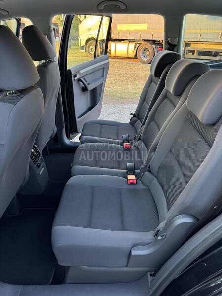 Volkswagen Touran 1.6TDI/F-ULL/0DLIČAN