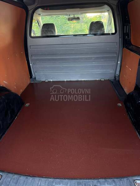 Volkswagen Caddy 1.6TDI /0DLIČAN/