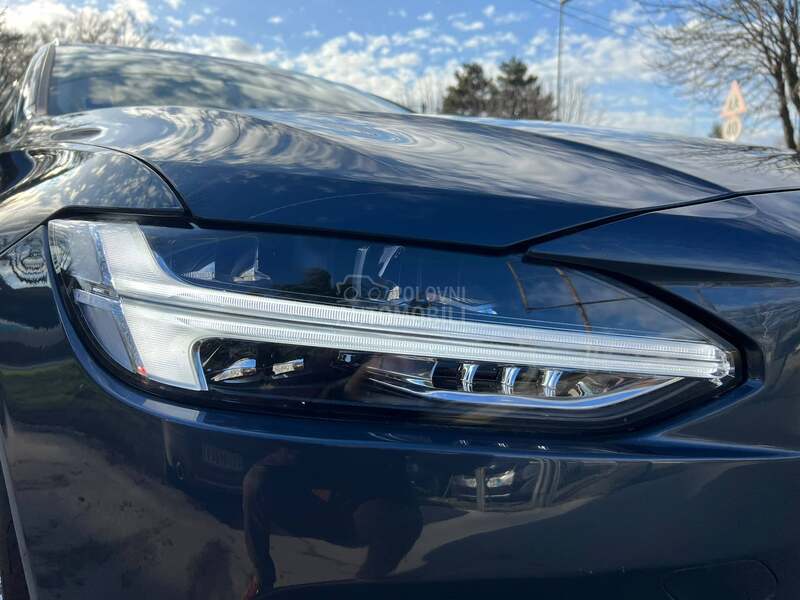Volvo V90 D4 INSCRIPTION