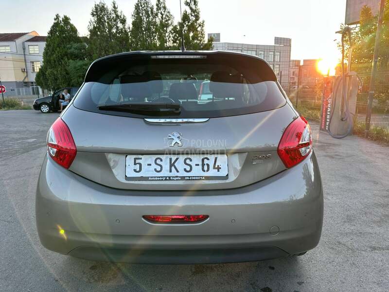 Peugeot 208 1.4hdiA.U.T.O.M.A.T