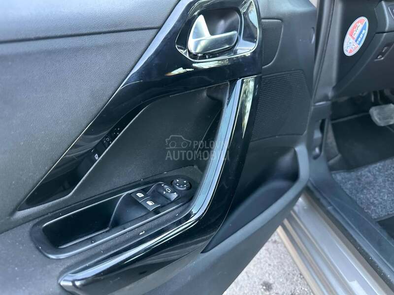 Peugeot 208 1.4hdiA.U.T.O.M.A.T