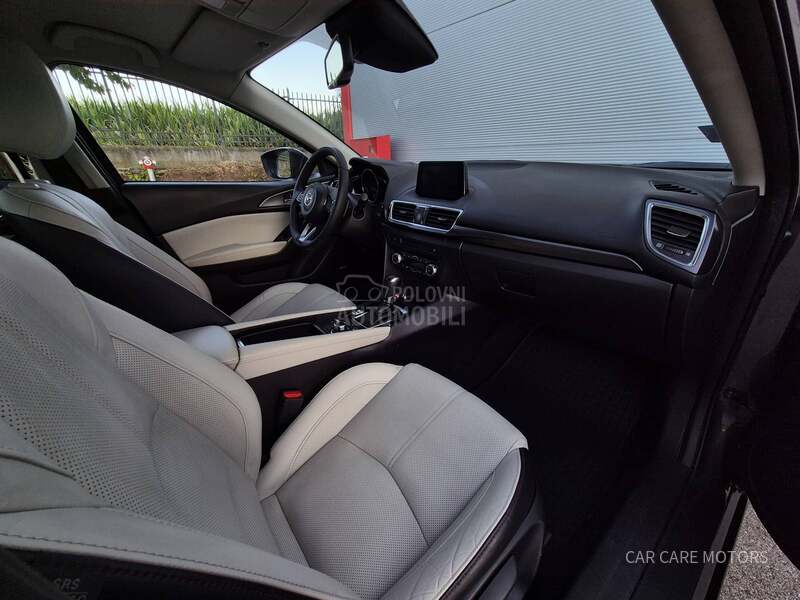 Mazda 3 G120 REVOLUTION AUT