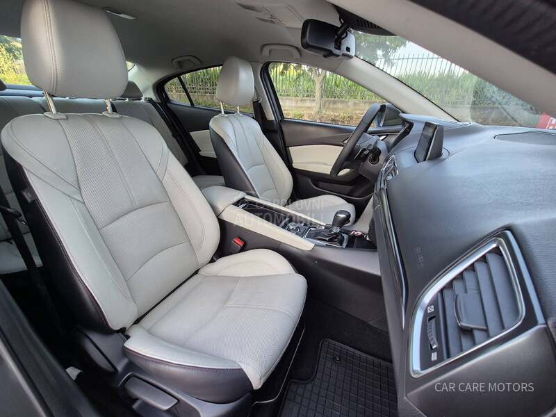 Mazda 3 G120 REVOLUTION AUT