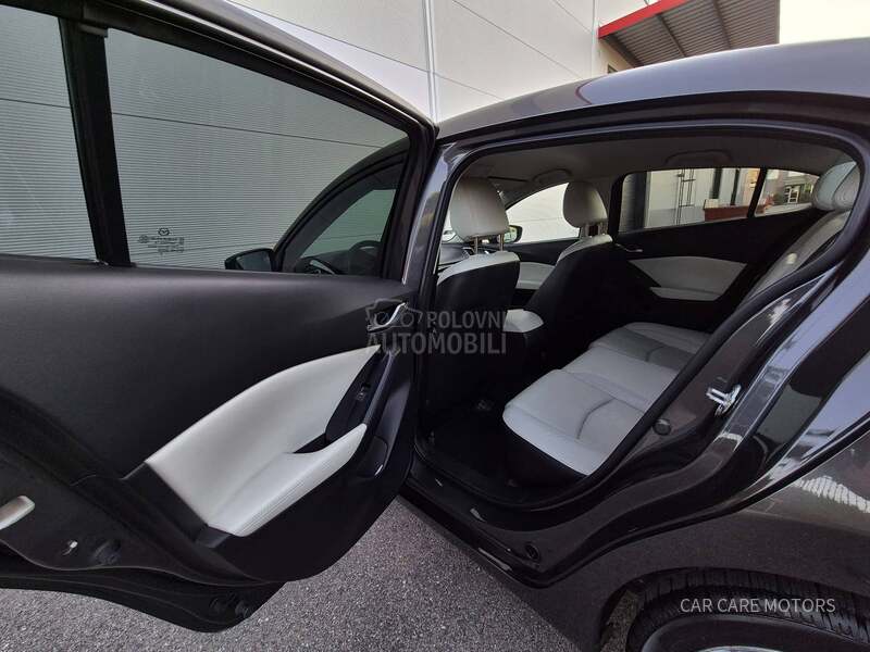 Mazda 3 G120 REVOLUTION AUT