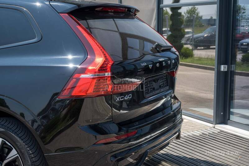 Volvo XC60 2.0B4 PLUS DARK MHEV