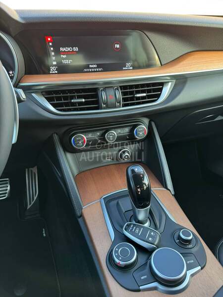 Alfa Romeo Stelvio 2.0 Q4