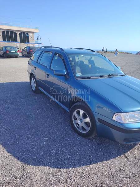 Škoda Octavia 1.9 tdi di crveno