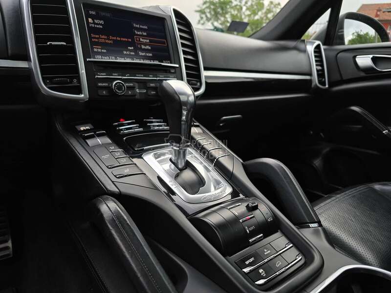 Porsche Cayenne S HYBRID