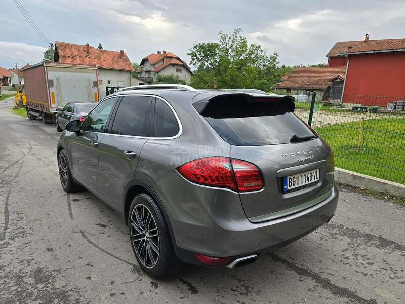 Porsche Cayenne S HYBRID