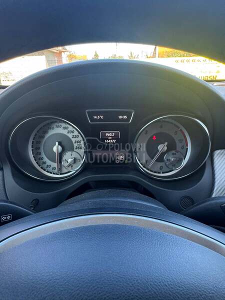 Mercedes Benz GLA 200 