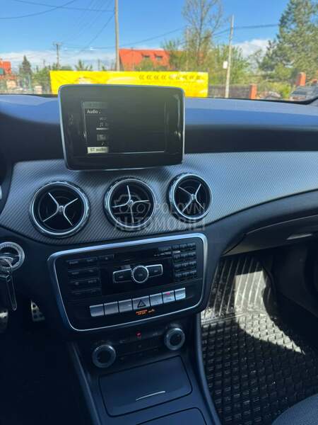 Mercedes Benz GLA 200 