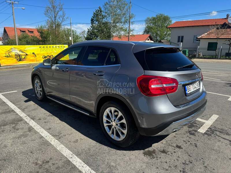 Mercedes Benz GLA 200 
