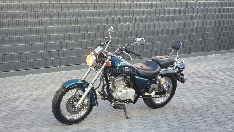 Suzuki GZ 125 Marauder