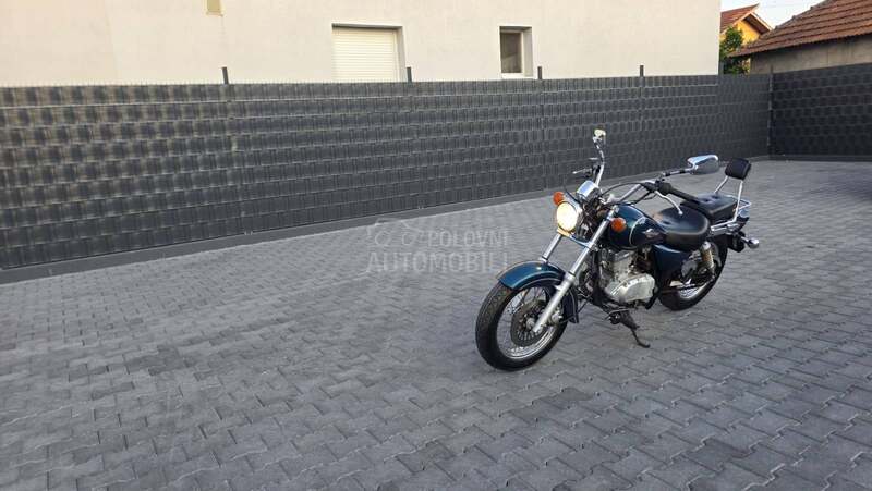 Suzuki GZ 125 Marauder