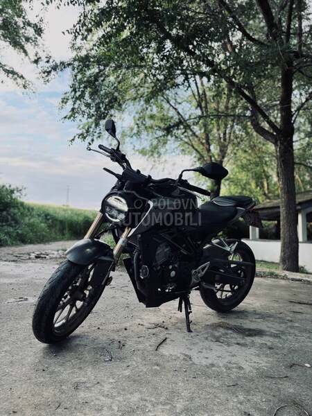 Honda CB125R