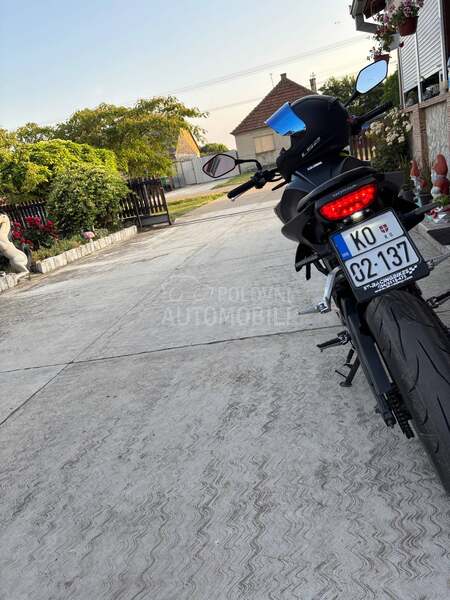 Honda CB125R