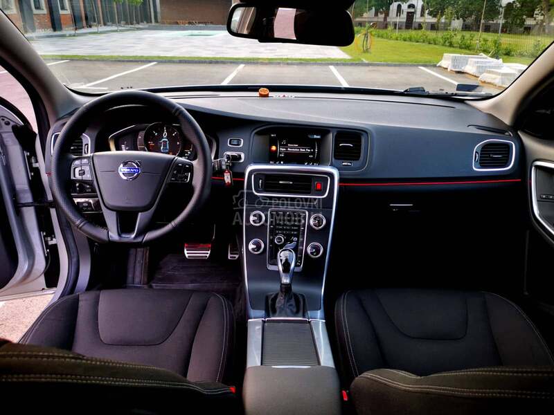 Volvo V60 2.0 D4 AT8