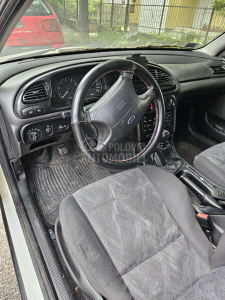Ford Mondeo 1.6 i