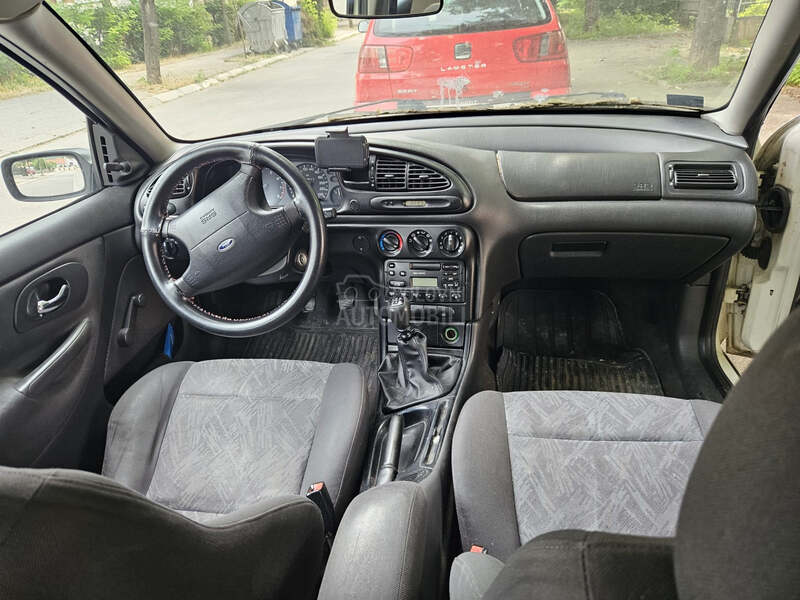Ford Mondeo 1.6 i